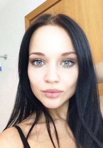 Шлюха индивидуалка Полина Брюнетка c 3 размером груди у метро Маяковская Питер Фото - 6
