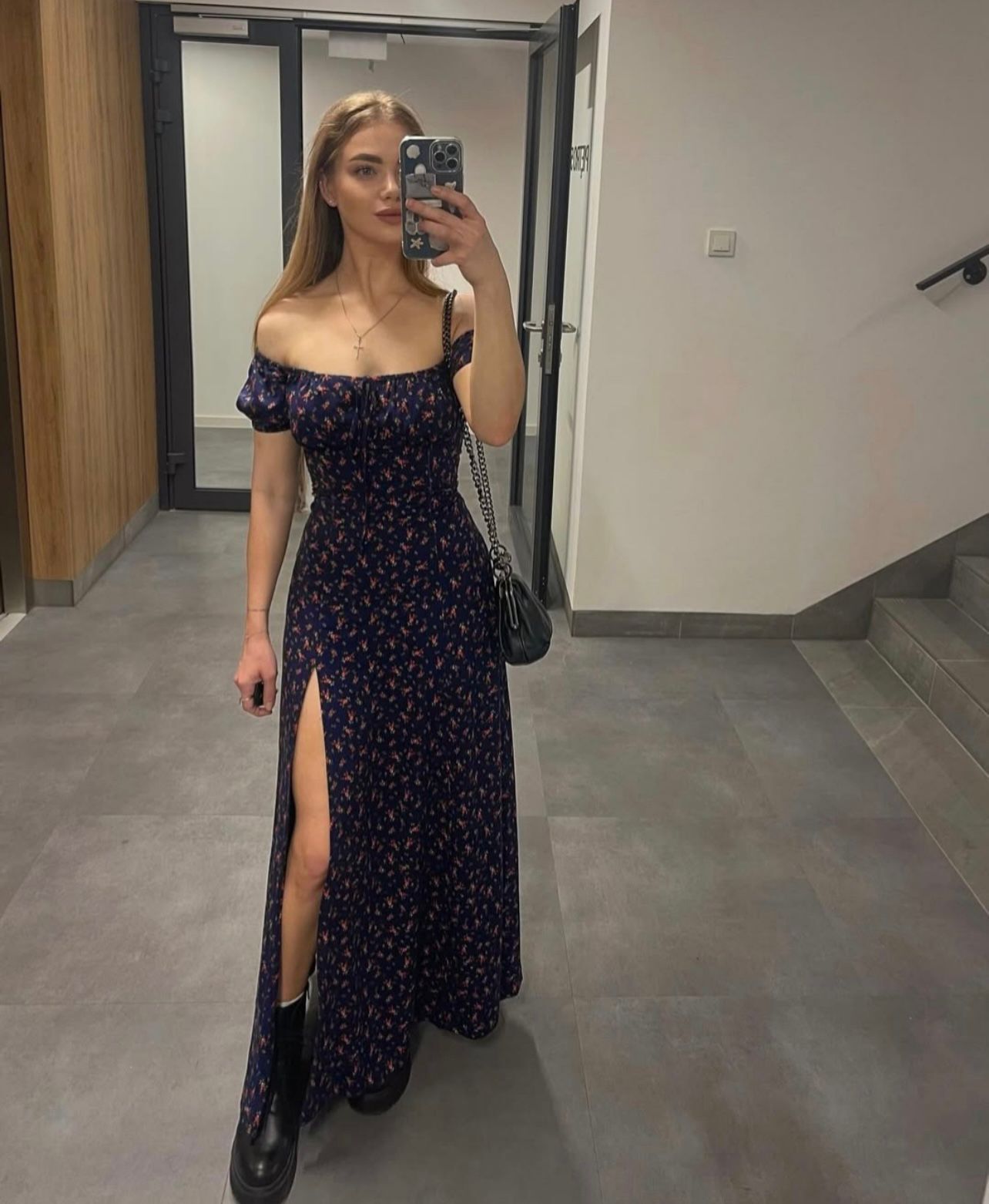 Проститутка Лена Блондинка c 2 размером груди у метро Спортивная СПб Фото - 4