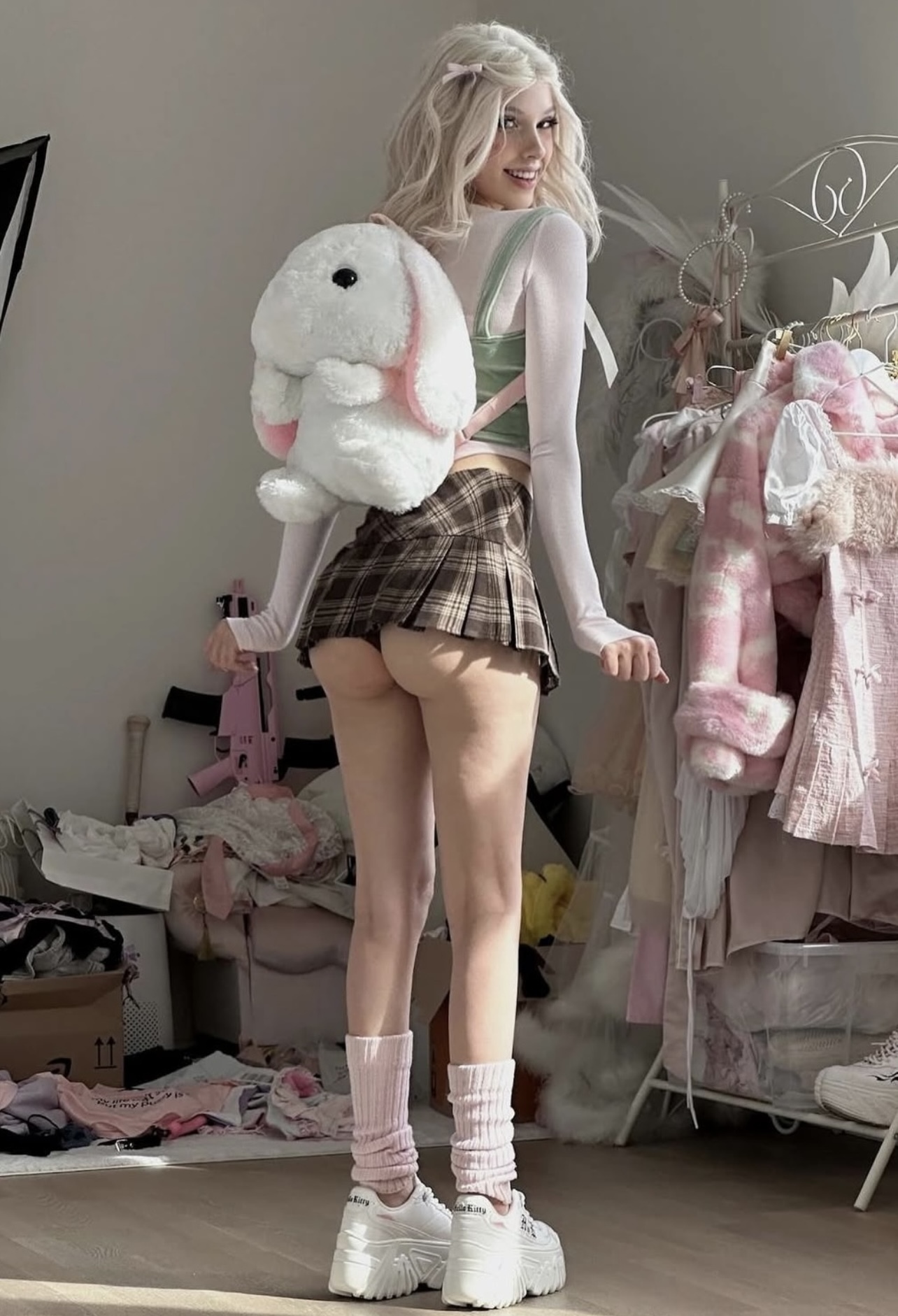 Шлюха Ань и Лель Блондинка c 2 размером груди у метро Спортивная Питер Фото - 6