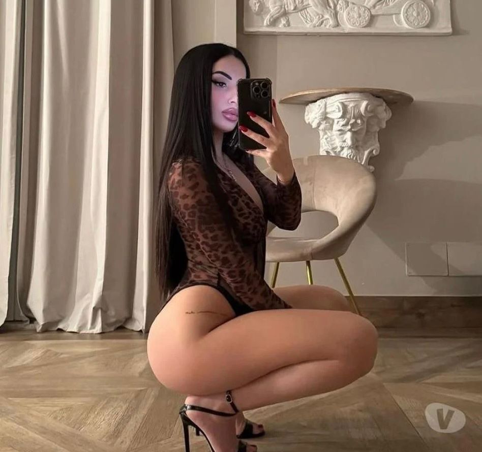 Проститутка Муза Брюнетка c 3 размером груди у метро Горьковская СПб Фото - 2